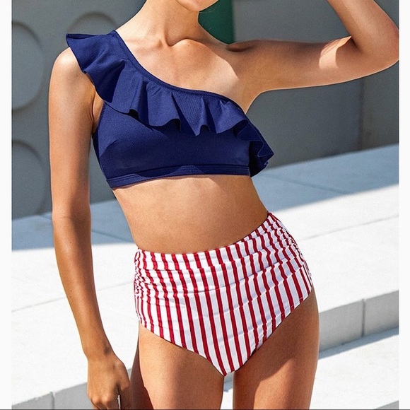 NEW Cupshe One Shoulder Ruffle Striped Blue Red Bikini Size Large - Picture 1 of 6